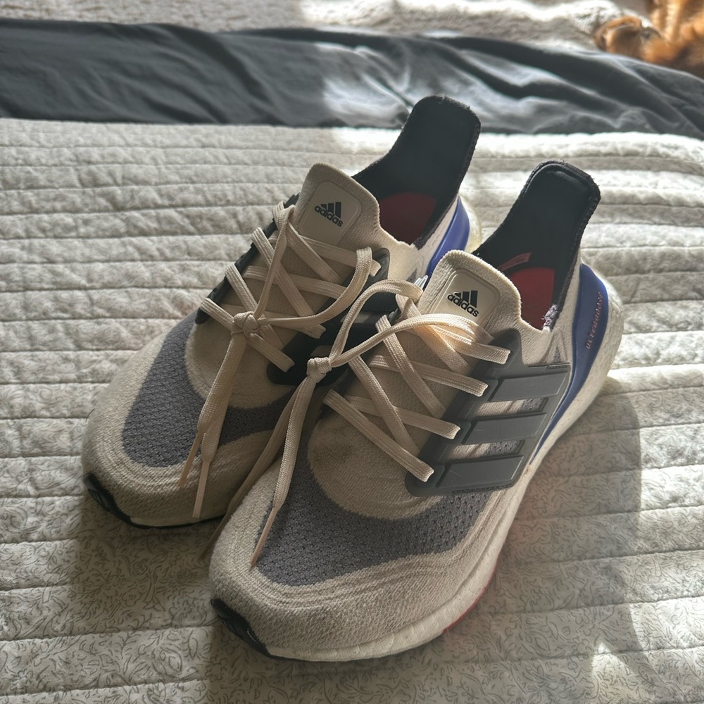 Adidas Men's Cream and Black Sneakers